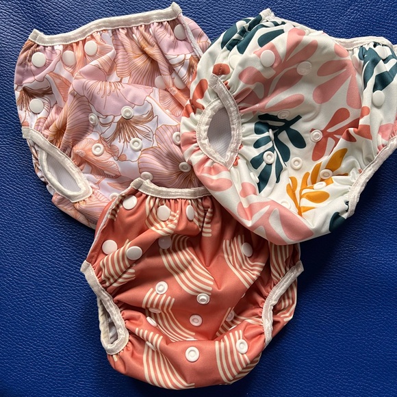 Nora's Nursery Floral and Leaf Print Cloth Diapers - Picture 2 of 2